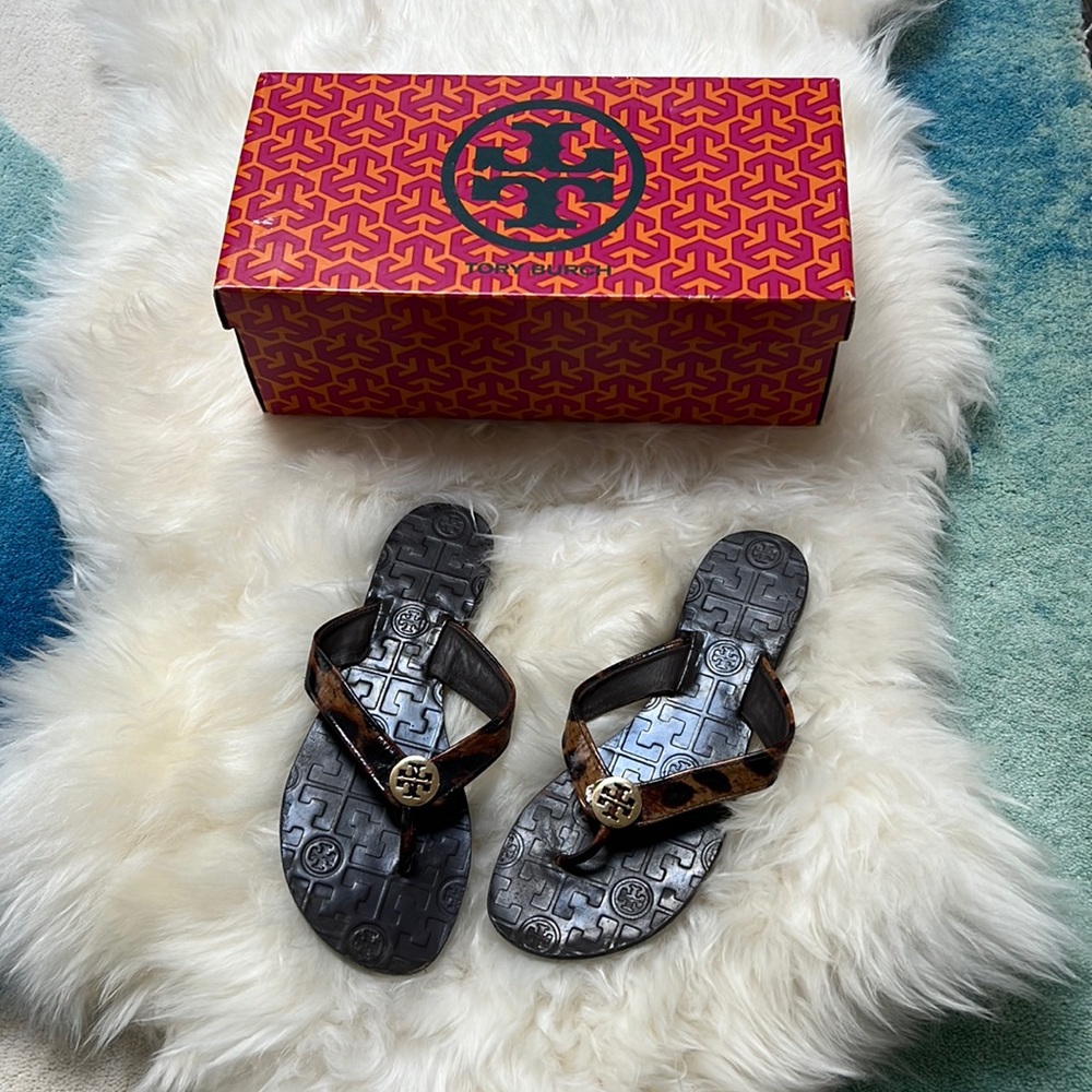 Tory Burch Leopard Print strap Flip Flop Size 6